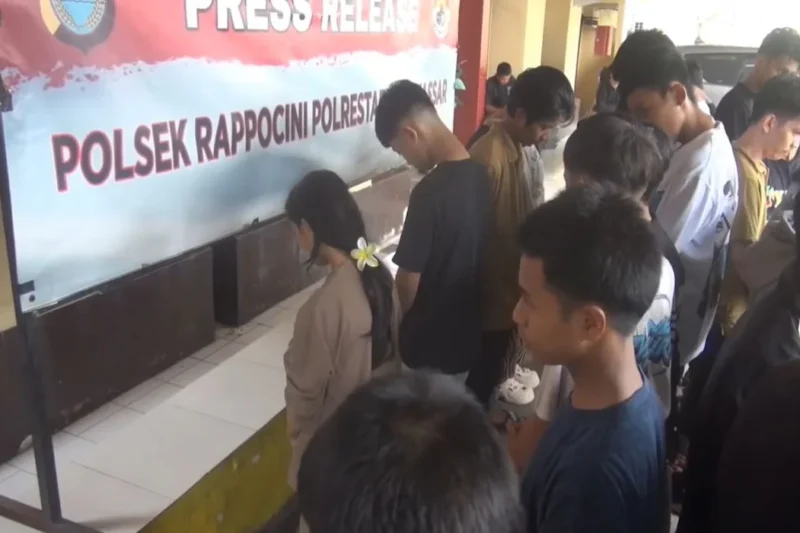 Aksi Brutal Remaja Menyerang Masjid dan Permukiman Warga di Makassar!