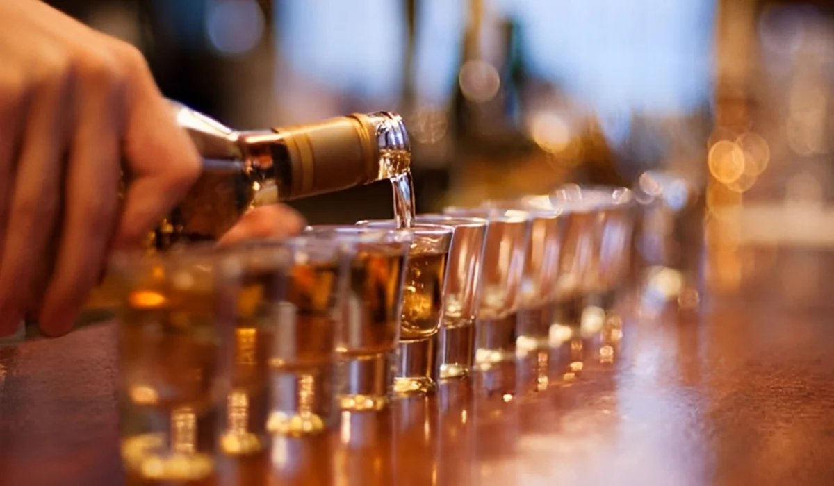 Viral!-4-Remaja-di-Makassar-Ditangkap-Saat-Pesta-Miras,-Polisi-Sita-70-Botol