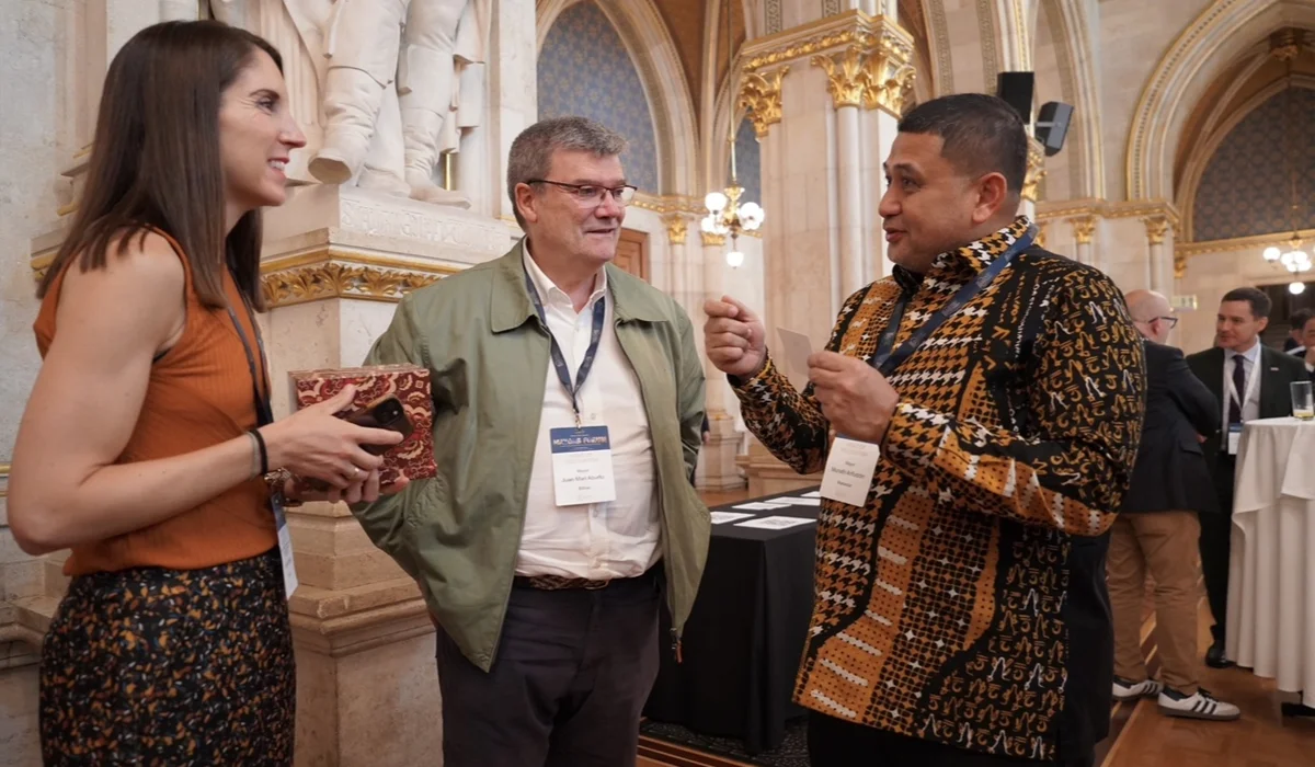 Wali-Kota-Makassar-Jalin-Kemitraan-Global-di-Forum-WCSMF-2025-di-Austria