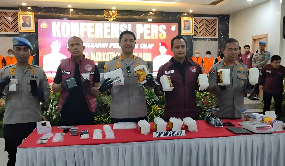 Polrestabes Makassar Grebek Jaringan Sabu 13,3 Kg Asal Cina