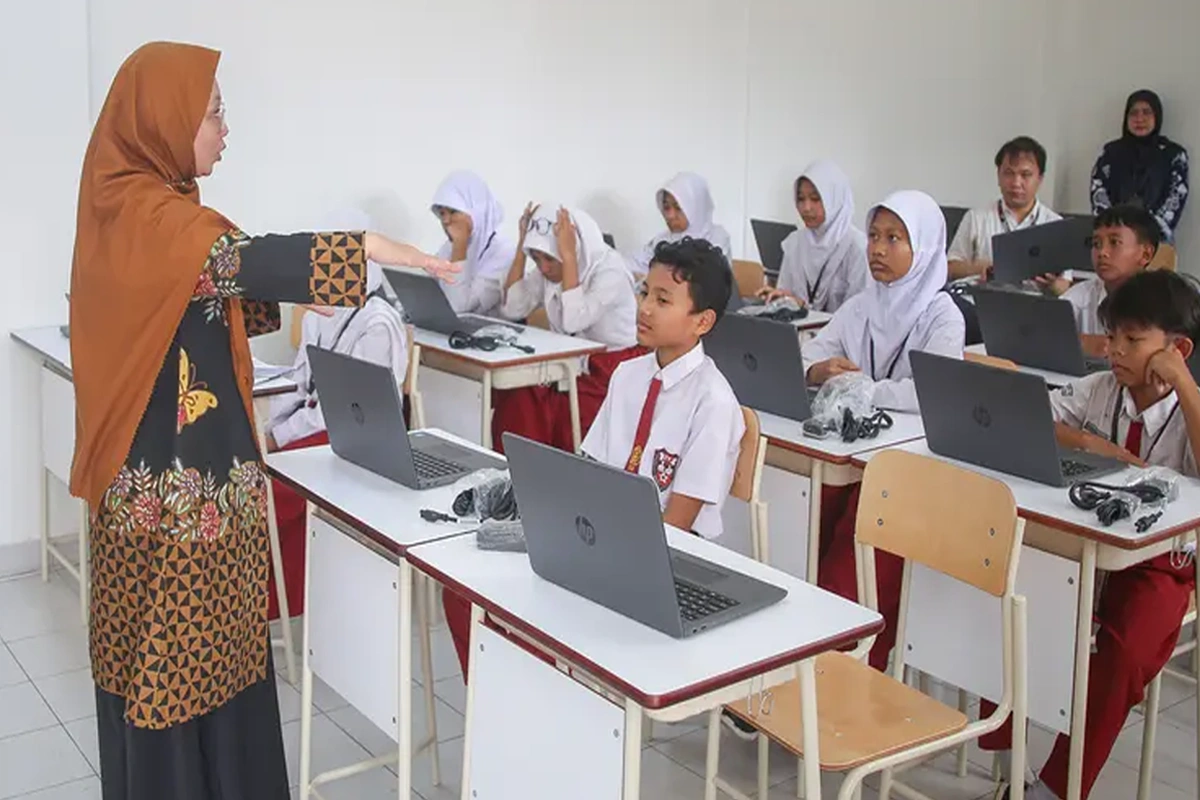 Dampak-Positif-Bagi-Masyarakat-dan-Pendidikan-di-Bone