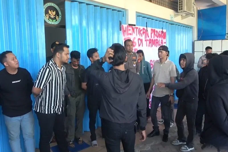 Menu MBG Basi Berulat, Warga Tuntut SPPG Makassar Dievaluasi