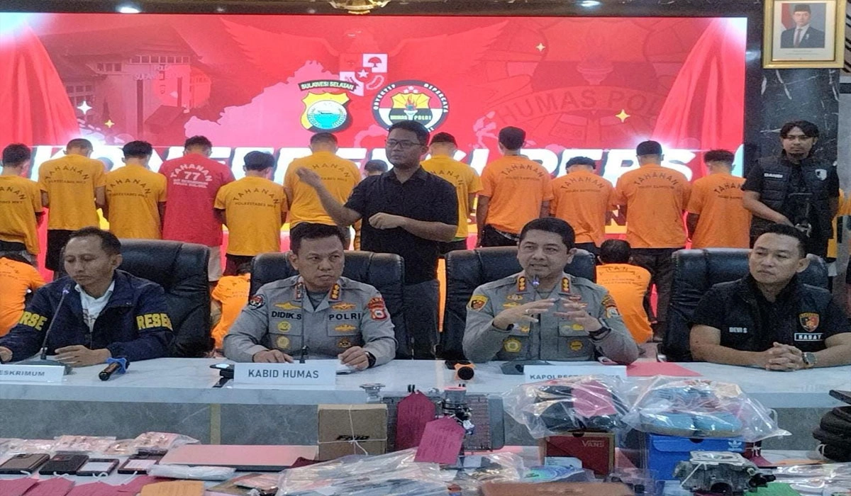 Polisi-Tangkap-5-Pelaku-Penjarah-Mesin-ATM-Saat-Kerusuhan-di-DPRD-Makassar