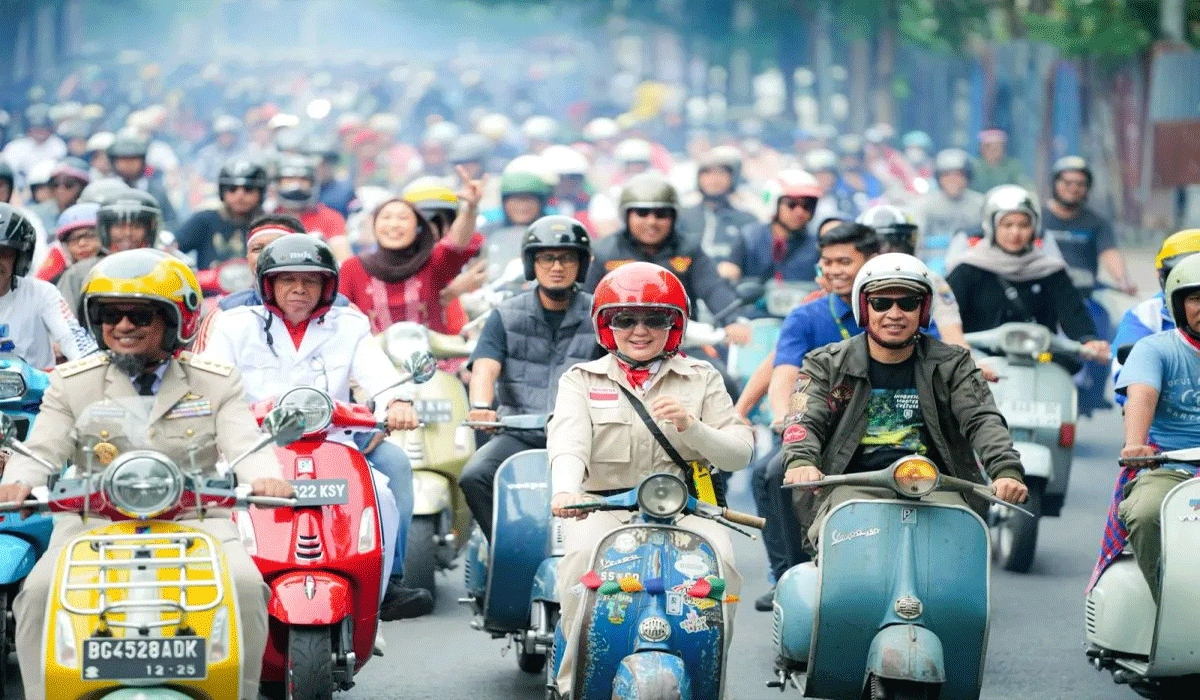 Gubernur Sulsel Ajak Pecinta Vespa Tanam Tabebuya Di Makassar