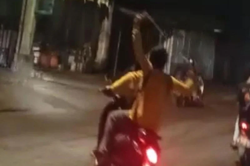 Aksi Geng Motor Bawa Parang-Busur Teror Warga di Jalan Laiya Makassar