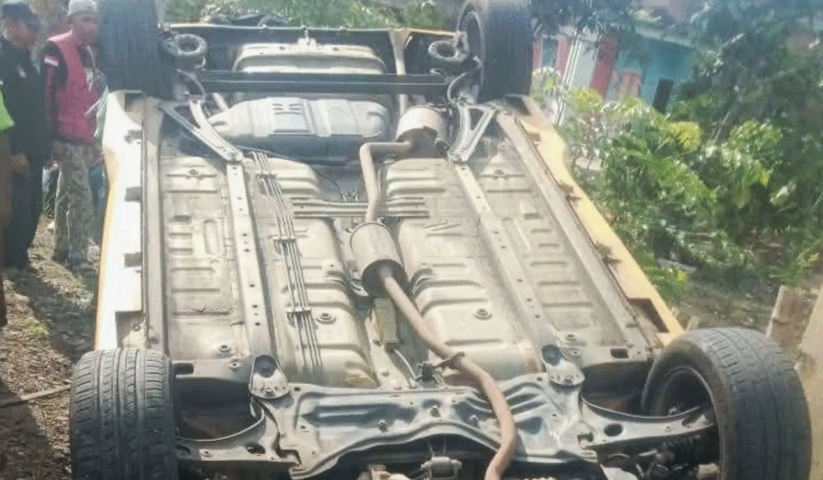 Heboh!-Mobil-Polisi-Dipakai-Merampok,-Massa-Geram-di-Takalar