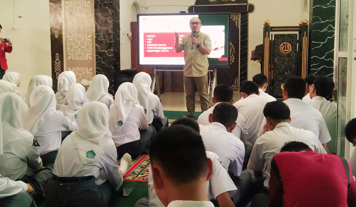 KPU-Makassar-Tingkatkan-Wawasan-Demokrasi-Pelajar-SMA