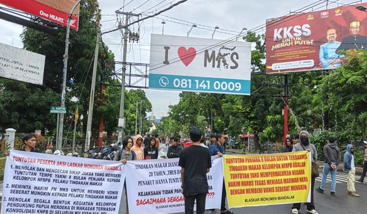 Warga Papua dan Mahasiswa Makassar, Gelar Aksi Menjelang Sidang