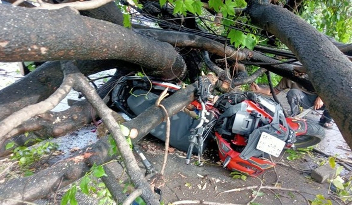 Penanganan-Lokasi-Oleh-Petugas-Gabungan 