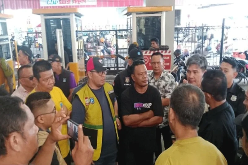 Parkir Liar Pegawai Mal Picu Kemacetan Parah di Terowongan MP Makassar