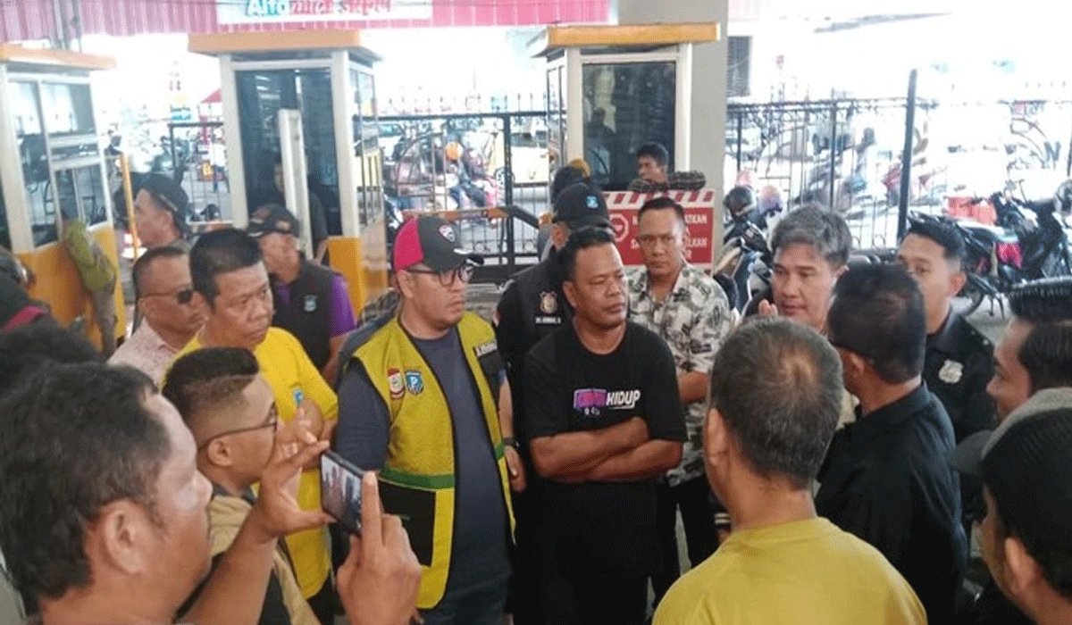 Parkir Liar Pegawai Mal Picu Kemacetan Parah di Terowongan MP Makassar